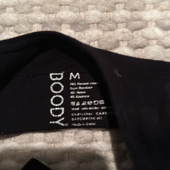 Two athletic bras. One by ice breaker and the other Boody. - Picture 2 of 3